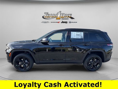 New 2025 Jeep Grand Cherokee Laredo image 5