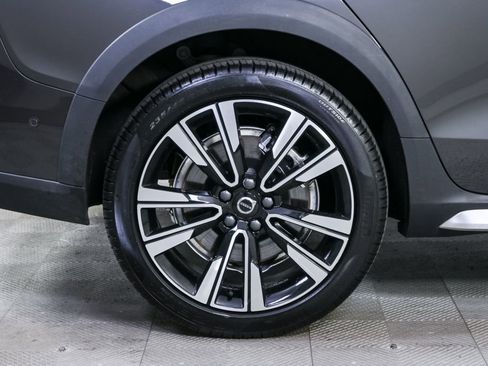 Certified 2025 Volvo V60 B5 Cross Country Ultra AWD/4WD image 39