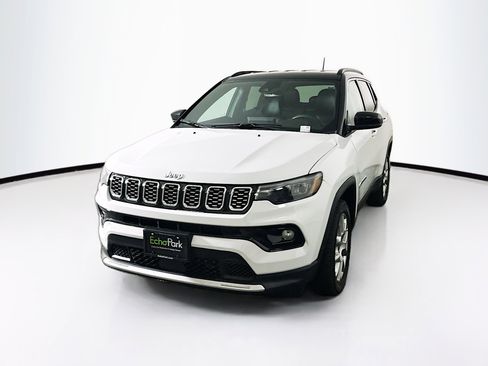 Used 2025 Jeep Compass Limited image 3