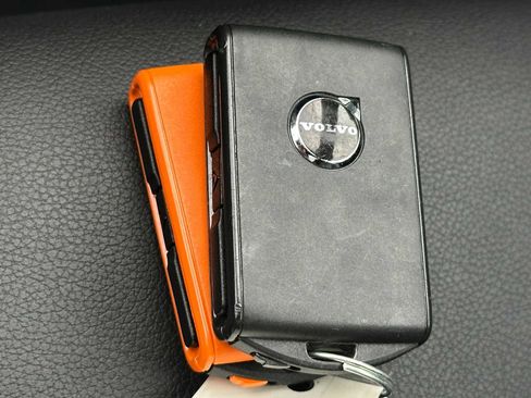 Used 2025 Volvo XC40 B5 Core w/ Protection Package Premier image 33