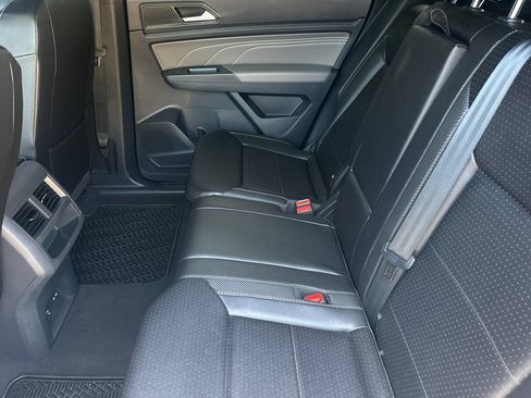 Used 2023 Volkswagen Atlas Cross Sport SE FWD image 12