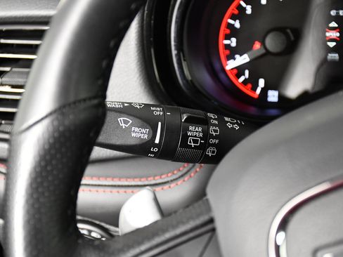 Used 2025 Dodge Durango GT AWD/4WD image 16