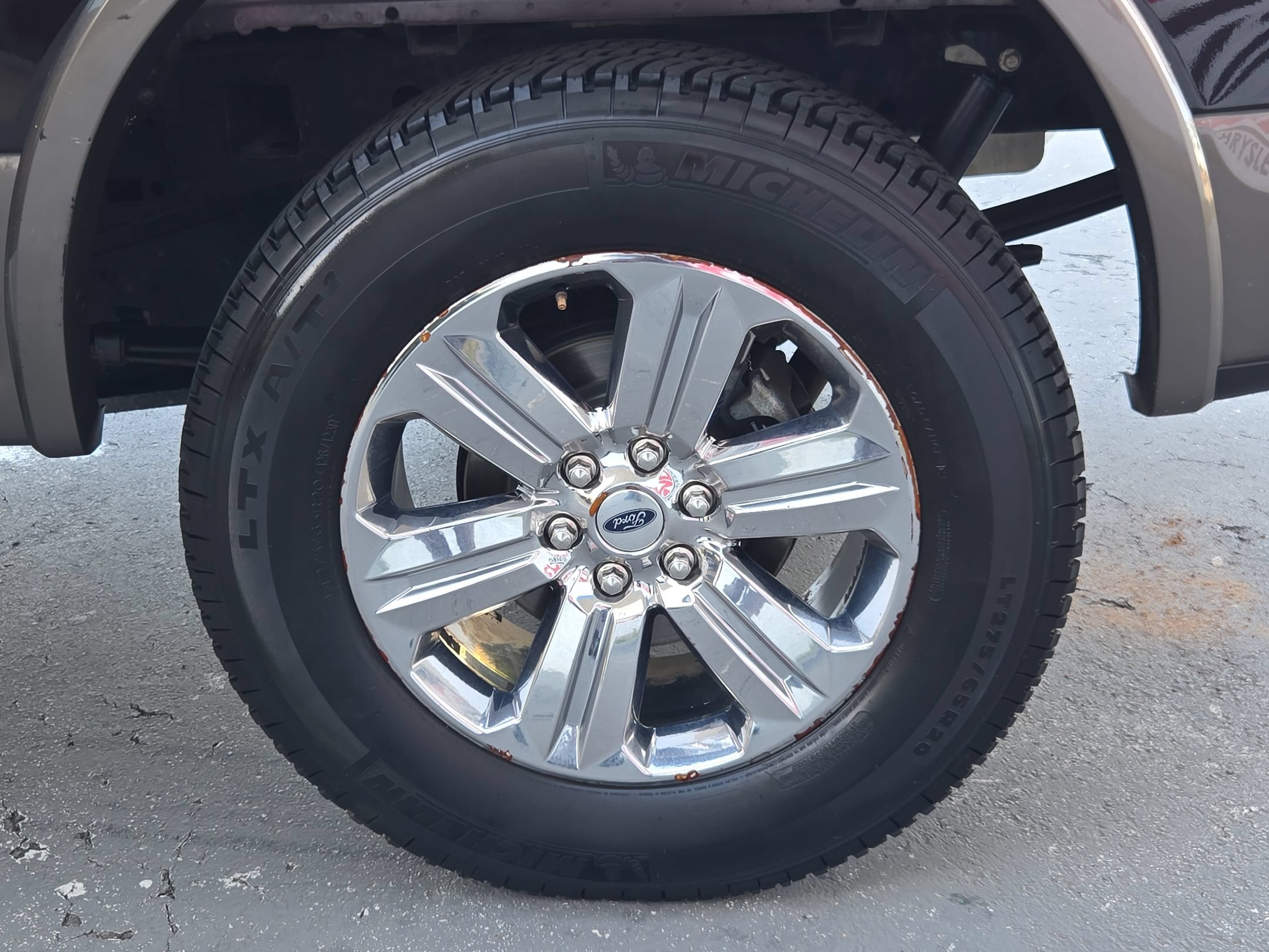 Used 2019 Ford F150 Lariat w/ Equipment Group 502A Luxury AWD/4WD image 17