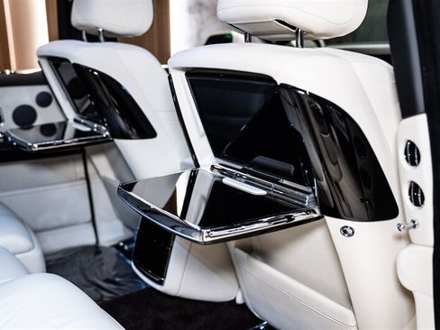 Used 2026 Rolls-Royce Phantom Sedan RWD image 19