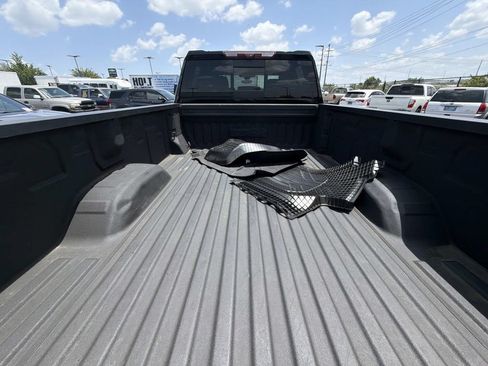 Used 2020 Chevrolet Silverado 3500 High Country w/ Technology Package AWD/4WD image 12