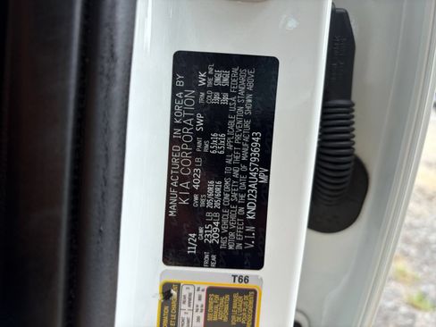 Used 2025 Kia Soul LX w/ LX Technology Package FWD image 27