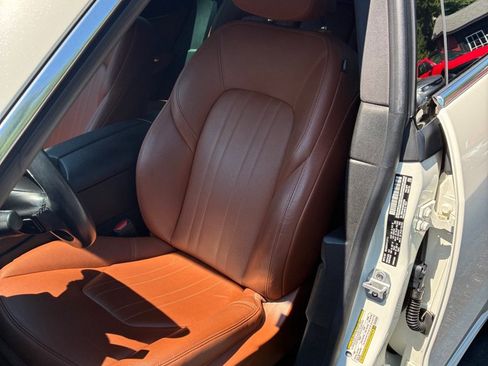 Used 2019 Maserati Levante AWD/4WD image 20