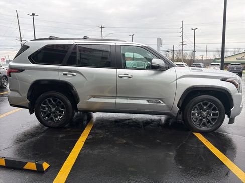 Used 2026 Toyota Sequoia Platinum AWD/4WD image 9