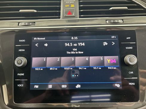 Used 2018 Volkswagen Tiguan SE w/ Panoramic Sunroof Package AWD/4WD image 14