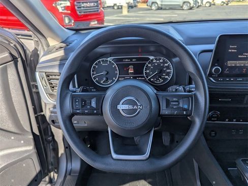 Used 2024 Nissan Rogue SV image 21