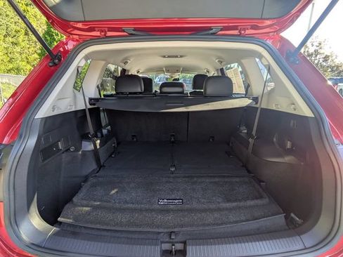 Used 2023 Volkswagen Tiguan SE FWD image 12