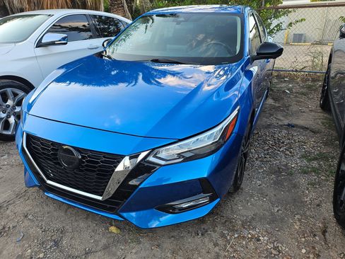 Used 2022 Nissan Sentra SR w/ SR Premium Package FWD image 3
