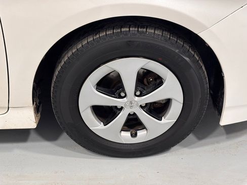 Used 2014 Toyota Prius Two image 32