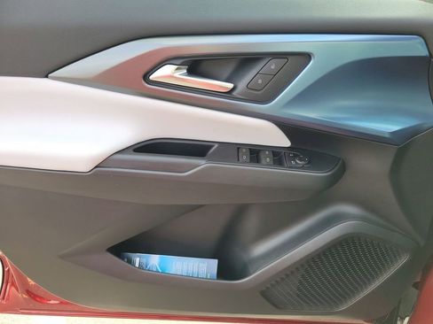 New 2026 Chevrolet Equinox EV LT image 21