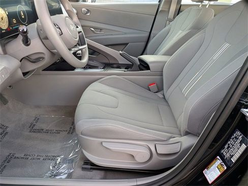Used 2024 Hyundai Elantra SEL image 11