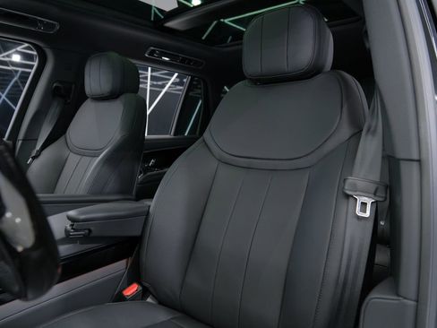 Used 2026 Land Rover Range Rover Long Wheelbase SE image 22