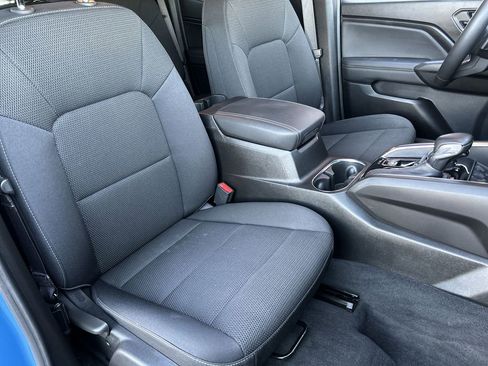 Used 2025 GMC Canyon Elevation image 25