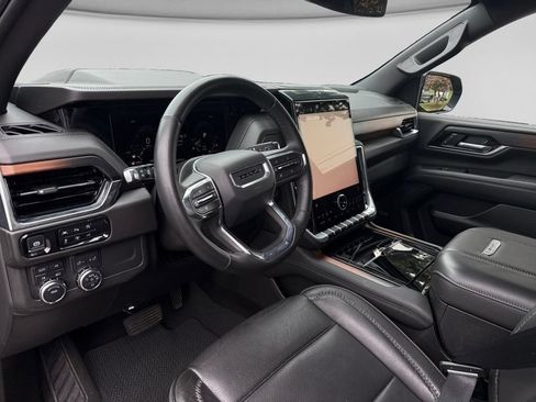 Used 2025 GMC Yukon Denali AWD/4WD image 12