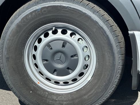 New 2025 Mercedes-Benz eSprinter 170 Cargo image 35