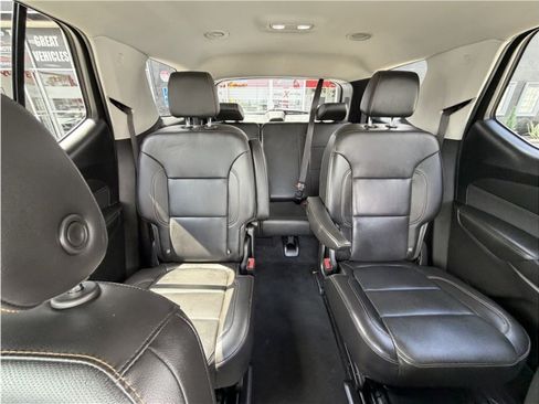 Used 2020 Chevrolet Traverse Premier FWD image 21