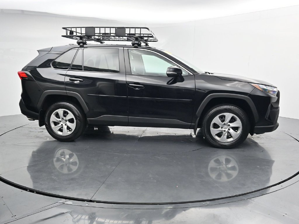 Used 2023 Toyota RAV4 LE AWD/4WD image 9