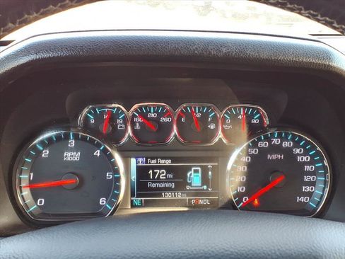 Used 2019 Chevrolet Suburban LT image 22