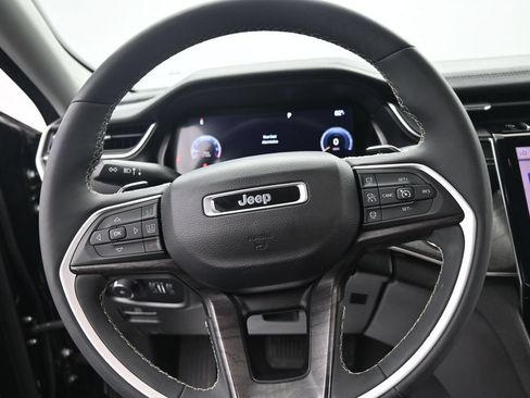 Used 2023 Jeep Grand Cherokee L Limited AWD/4WD image 20