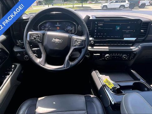 Used 2025 Chevrolet Silverado 2500 ZR2 w/ Technology Package AWD/4WD image 5