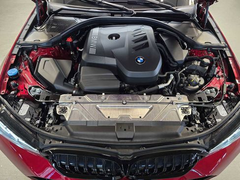 Used 2025 BMW 330i xDrive Sedan w/ M Sport Package image 9