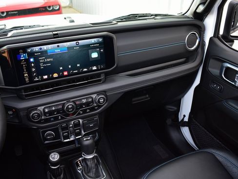 Used 2024 Jeep Wrangler High Altitude image 34