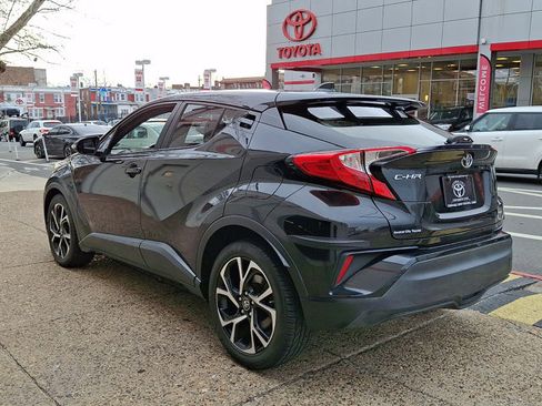 Used 2019 Toyota C-HR XLE image 4
