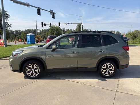 Used 2019 Subaru Forester Premium w/ Popular Package #1 AWD/4WD image 5