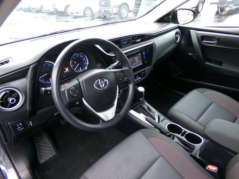 Used 2018 Toyota Corolla LE image 11