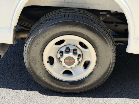 Used 2025 GMC Savana 2500 w/ Driver Convenience Package RWD image 8
