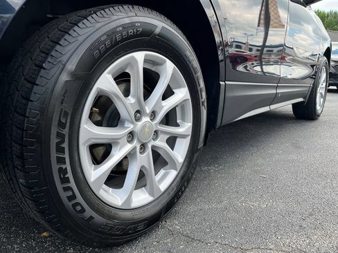 Used 2020 Chevrolet Equinox LS w/ LS Convenience Package FWD image 11