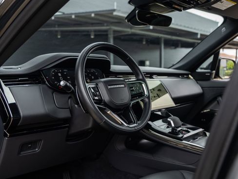 Used 2025 Land Rover Range Rover Sport SE image 24