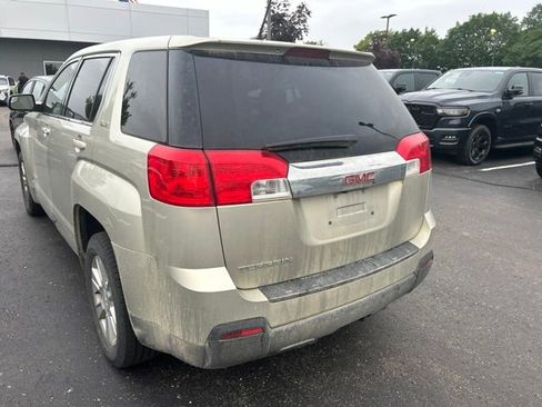 Used 2013 GMC Terrain SLE FWD image 2