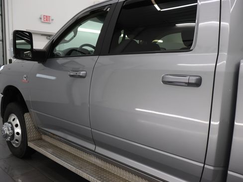 Used 2023 RAM 3500 Laramie AWD/4WD image 32