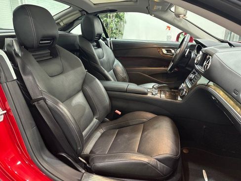 Used 2015 Mercedes-Benz SL 550 w/ Driver Assistance Package image 18