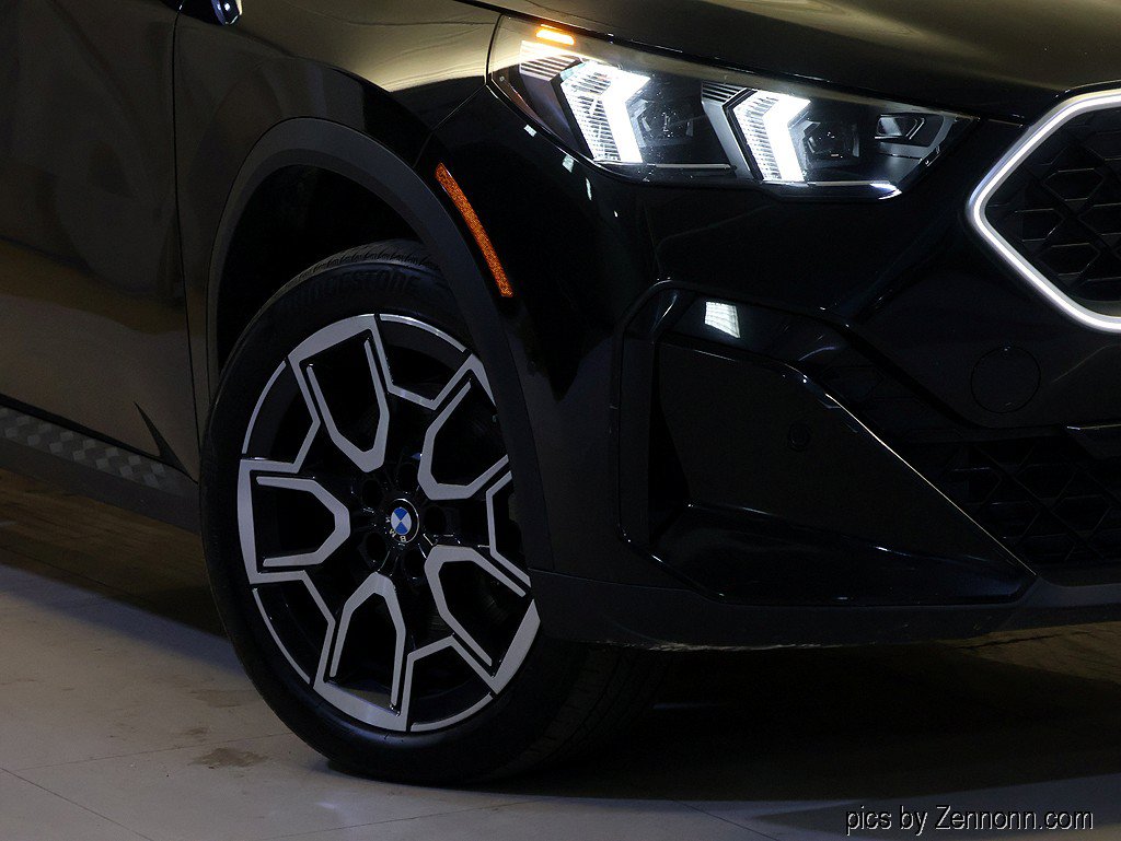 Certified 2025 BMW X2 xDrive28i w/ Premium Package AWD/4WD image 3