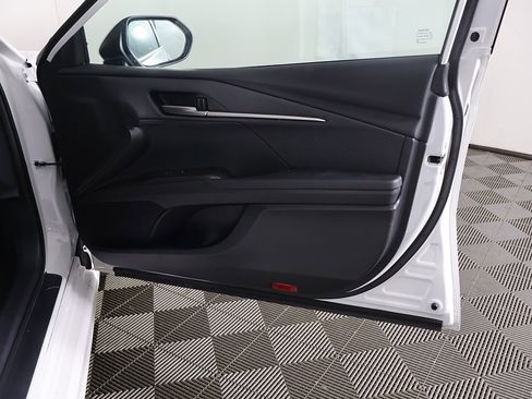 Used 2025 Toyota Camry SE image 20