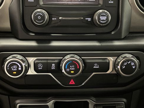 Used 2021 Jeep Wrangler Sport AWD/4WD image 17