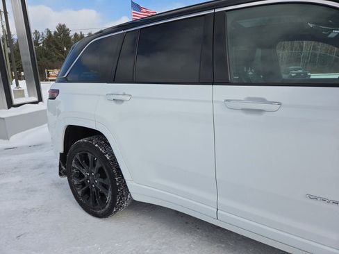 Used 2023 Jeep Grand Cherokee Overland w/ Luxury Tech Group IV image 86