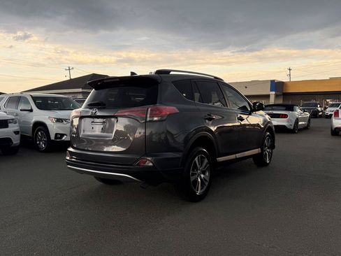 Used 2017 Toyota RAV4 XLE FWD image 6