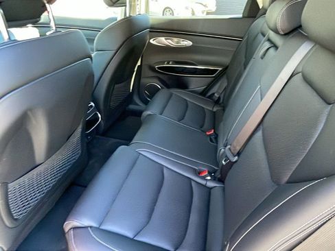 Used 2025 Genesis GV70 2.5T image 16