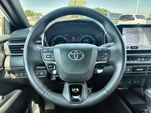 Used 2025 Toyota Camry XSE FWD image 14