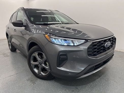 Used 2025 Ford Escape ST-Line image 3