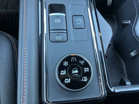 Used 2025 Nissan Pathfinder Rock Creek AWD/4WD image 36
