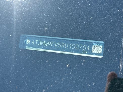 Used 2024 Toyota RAV4 LE AWD/4WD image 3