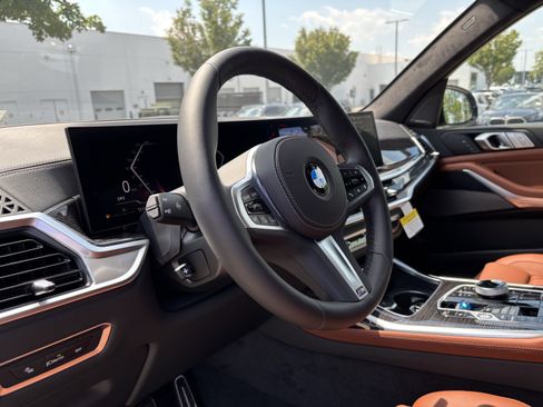 New 2027 BMW X7 xDrive40i w/ M Sport Package AWD/4WD image 16